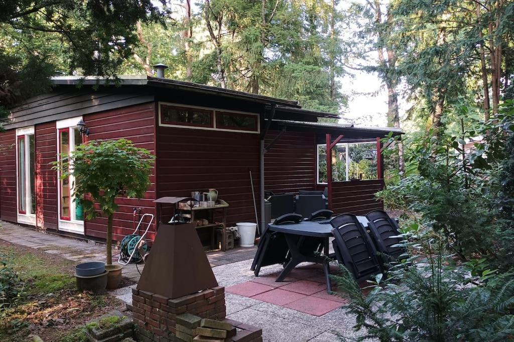 Bosbungalow De Eekhoorn Nunspeet Exterior foto